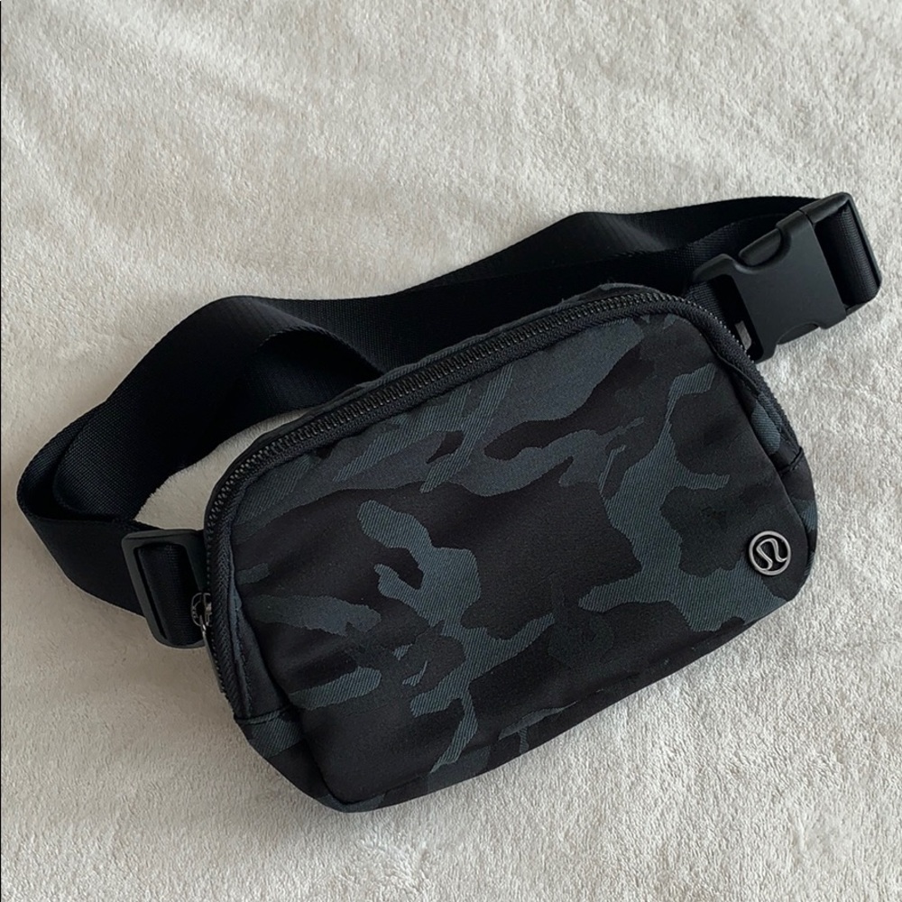LULULEMON CAMO FANNY PACK
